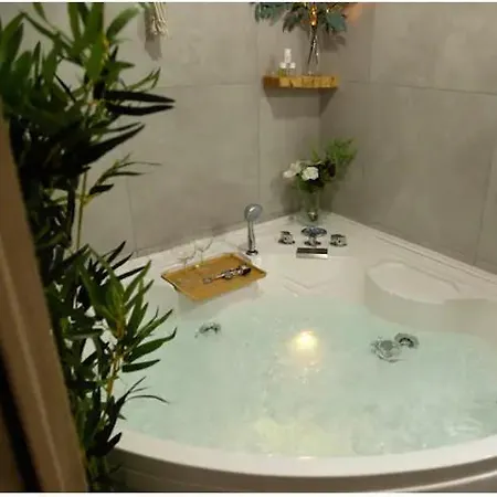 Casina In Via Foria Nocleg ze śniadaniem