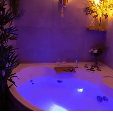 Casina In Via Foria Naples
